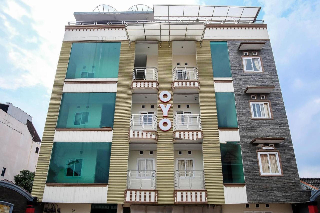 Oyo 294 Andrea Residence Syariah Medan Exterior photo